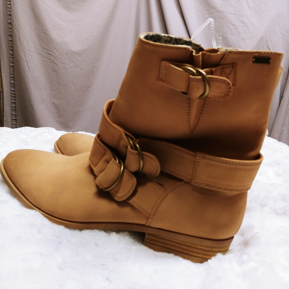 Roxy Booties - Picture 2 of 4